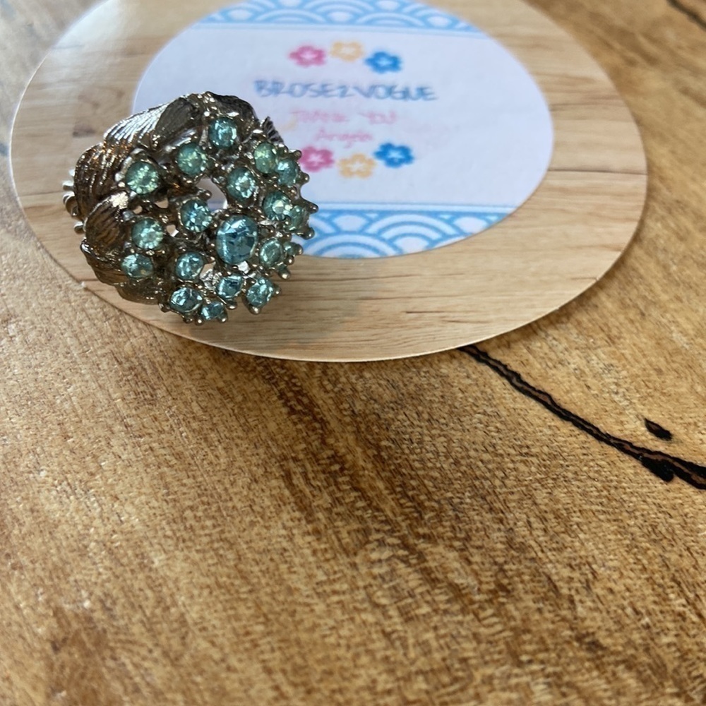 Gorgeous Blue Rhinestone Ring - Picture 1 of 4